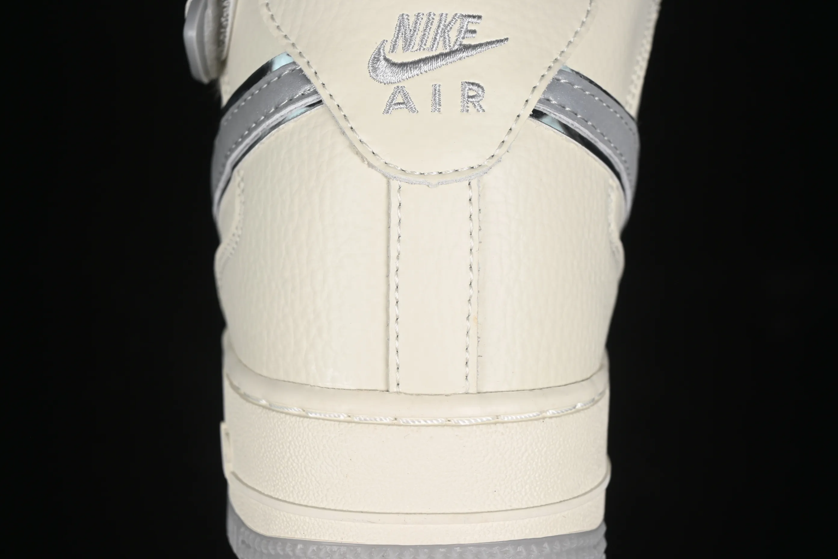 All categories Nk Air Force 1 Air Force series Nk Air Force 1 Mid Air Force mid-top Nk Air Force 1'07 Mid Beige and gray two-color bottom Starry sky Air Force 1 mid-top casual sneakers XL0236-232